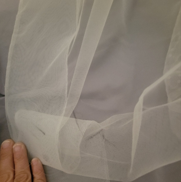 Elegant White Lace Wedding Dress - Picture 8 of 15